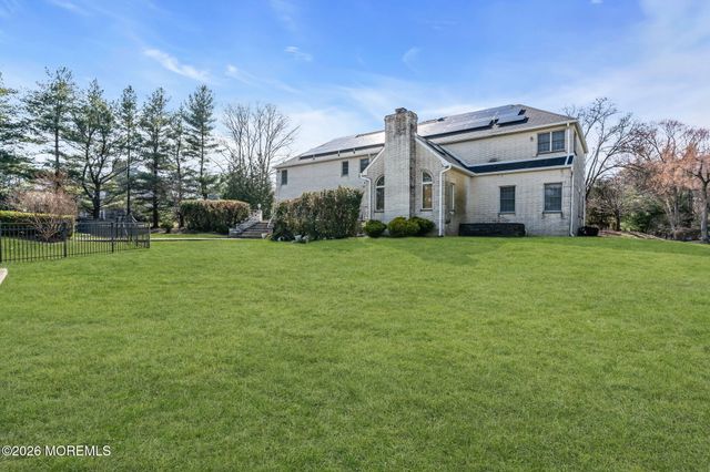 10 Ivy Lane, Manalapan, NJ 07726