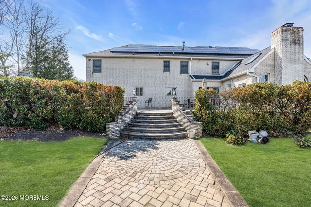 10 Ivy Lane, Manalapan, NJ 07726