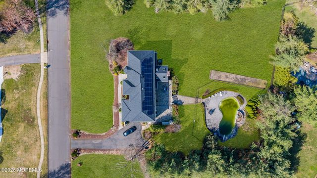 10 Ivy Lane, Manalapan, NJ 07726