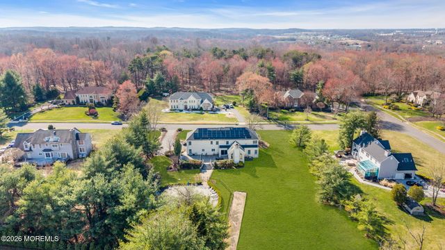 10 Ivy Lane, Manalapan, NJ 07726