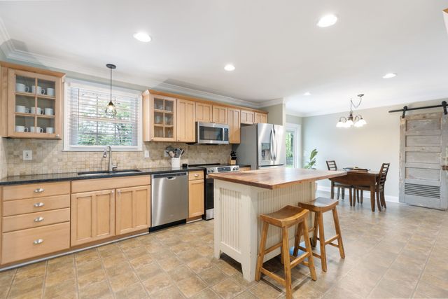 109 Pine Circle Dr, Franklin, TN 37069