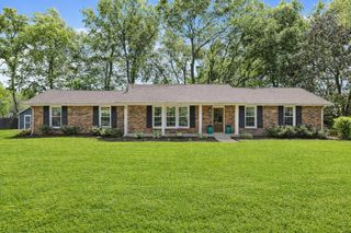 109 Pine Circle Dr, Franklin, TN 37069