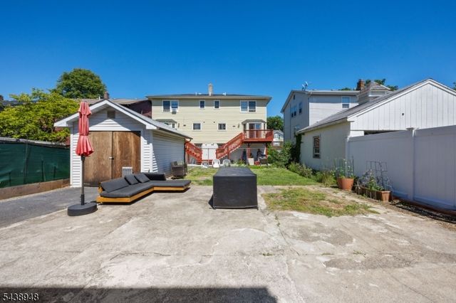 163 Walnut St 2, Bloomfield Twp., NJ 07003