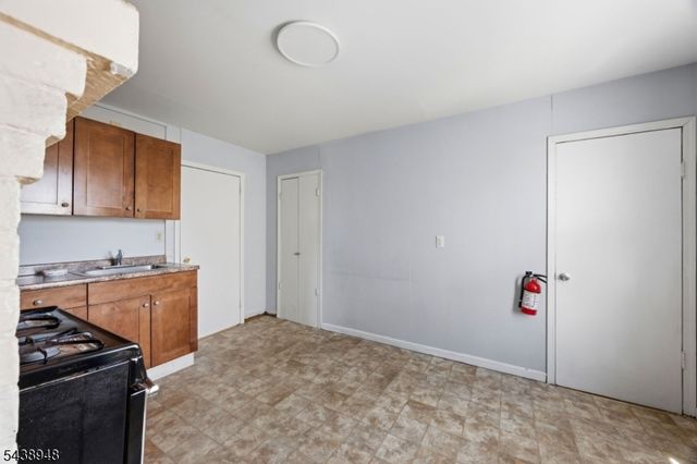 163 Walnut St 2, Bloomfield Twp., NJ 07003