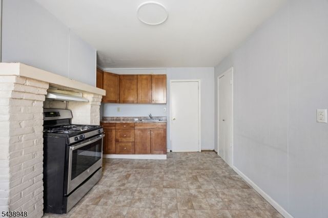 163 Walnut St 2, Bloomfield Twp., NJ 07003
