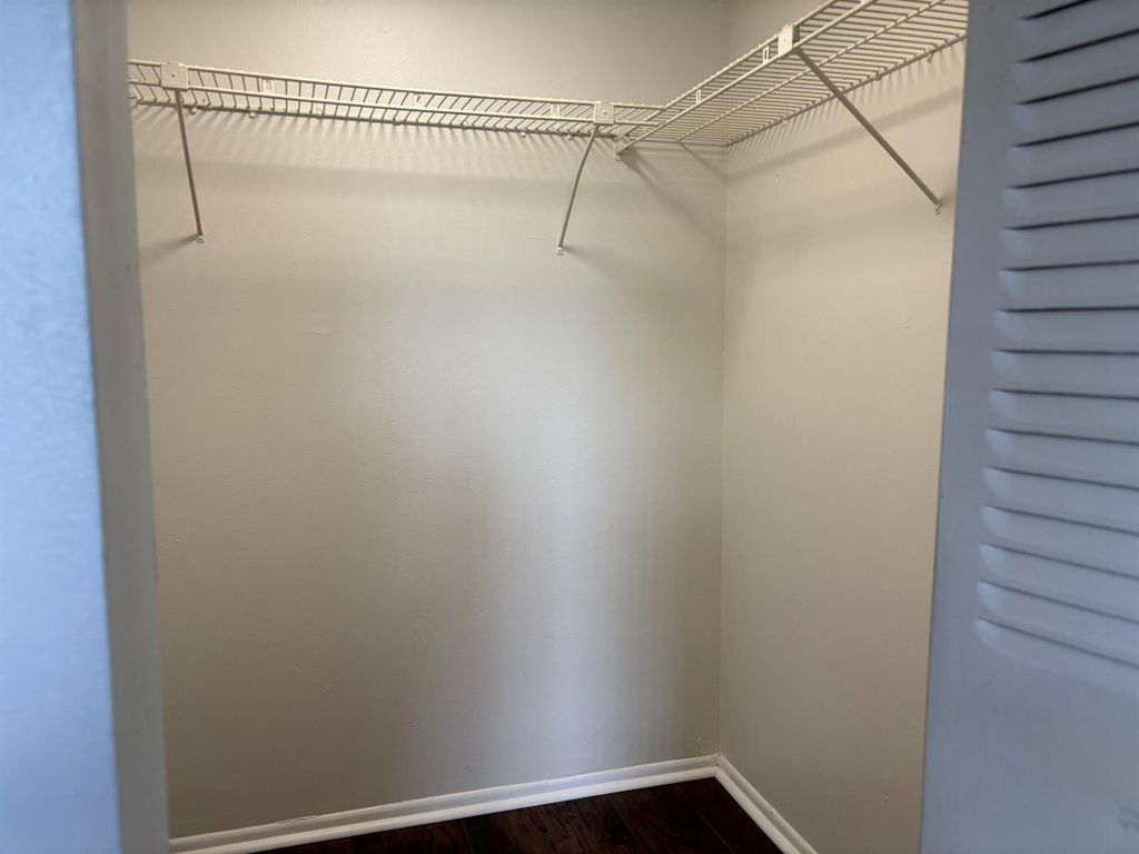 Image 10 of property listing at 8051 S Colony Circle 107, Tamarac, FL 33321