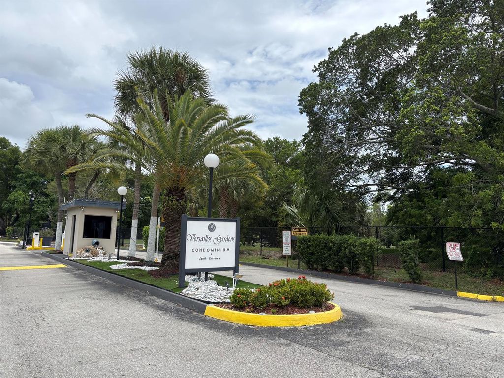 Image 20 of property listing at 8051 S Colony Circle 107, Tamarac, FL 33321