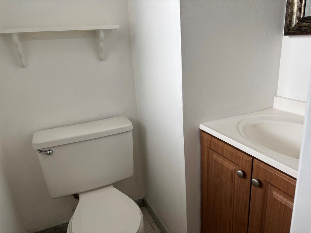 Image 5 of property listing at 8051 S Colony Circle 107, Tamarac, FL 33321