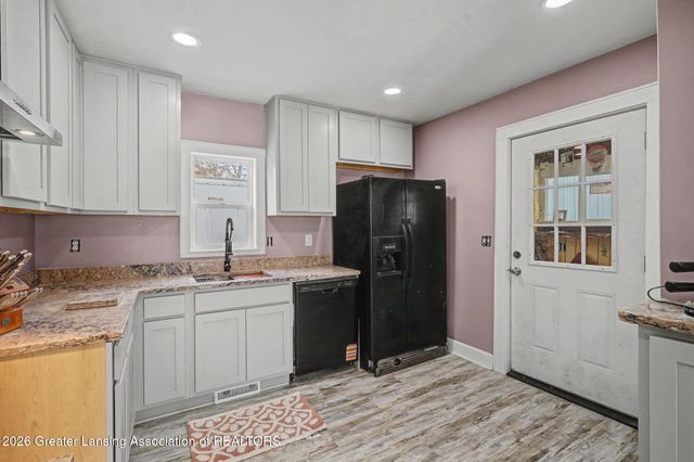 339 Stoner Road, Lansing, MI 48917