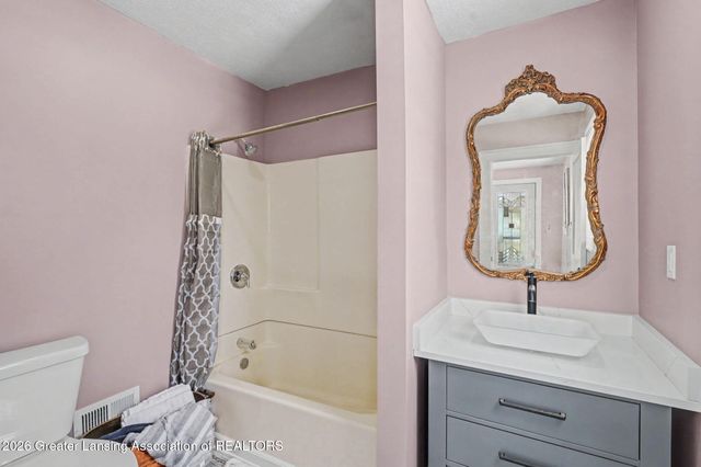 339 Stoner Road, Lansing, MI 48917