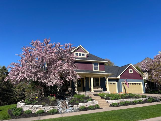 11281 Stonemill Farms Curve, Woodbury, MN 55129