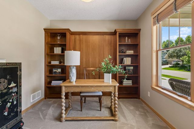 11281 Stonemill Farms Curve, Woodbury, MN 55129