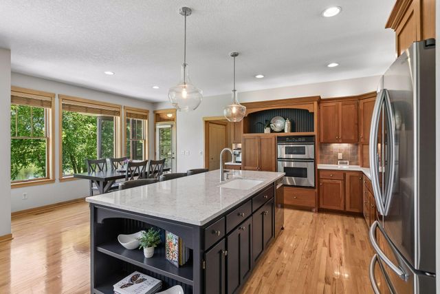 11281 Stonemill Farms Curve, Woodbury, MN 55129