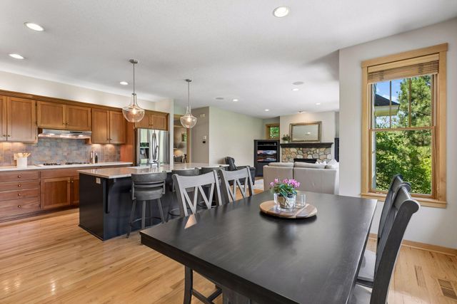 11281 Stonemill Farms Curve, Woodbury, MN 55129