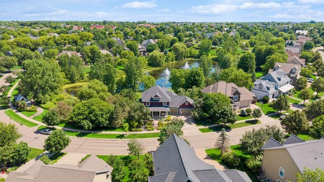 11281 Stonemill Farms Curve, Woodbury, MN 55129
