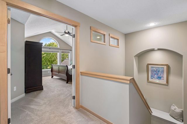 11281 Stonemill Farms Curve, Woodbury, MN 55129
