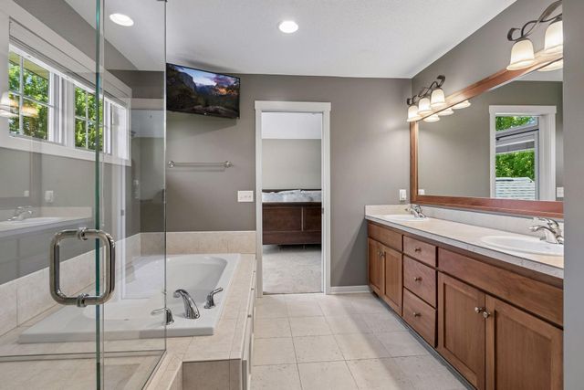11281 Stonemill Farms Curve, Woodbury, MN 55129