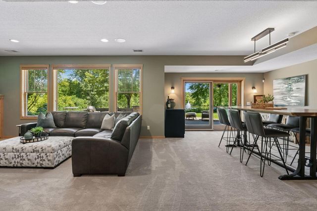 11281 Stonemill Farms Curve, Woodbury, MN 55129