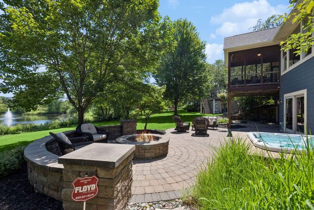 11281 Stonemill Farms Curve, Woodbury, MN 55129