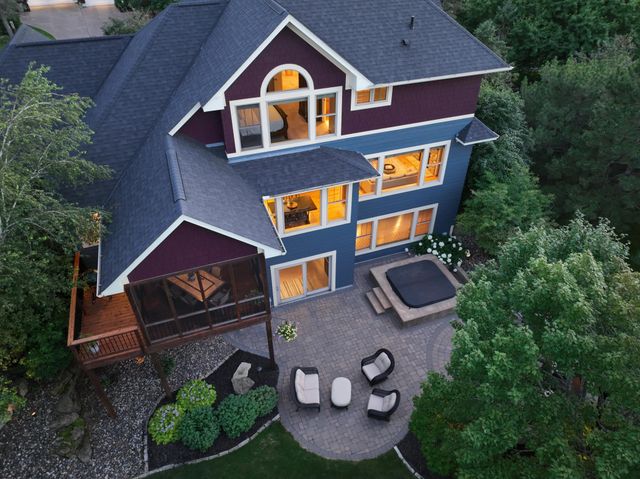 11281 Stonemill Farms Curve, Woodbury, MN 55129