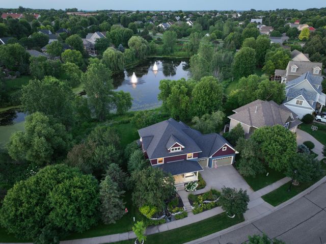 11281 Stonemill Farms Curve, Woodbury, MN 55129