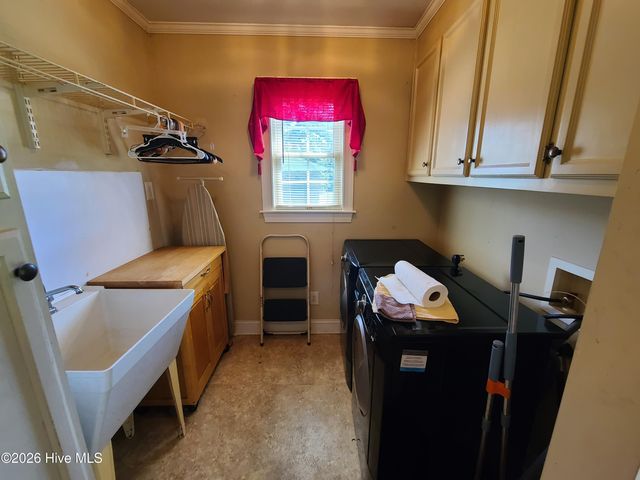 569 Central Avenue, Kinston, NC 28504