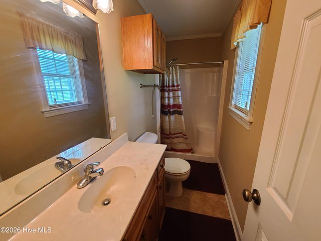 569 Central Avenue, Kinston, NC 28504