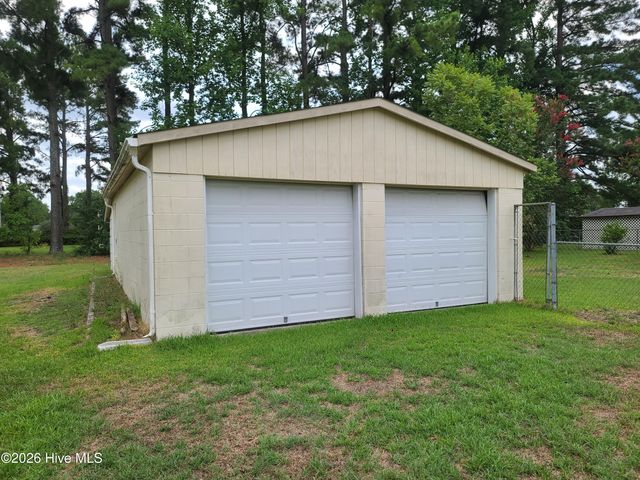 569 Central Avenue, Kinston, NC 28501