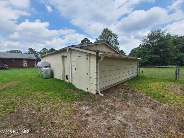 569 Central Avenue, Kinston, NC 28501