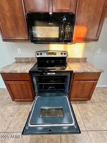 33578 N SANDSTONE Drive, San Tan Valley, AZ 85143