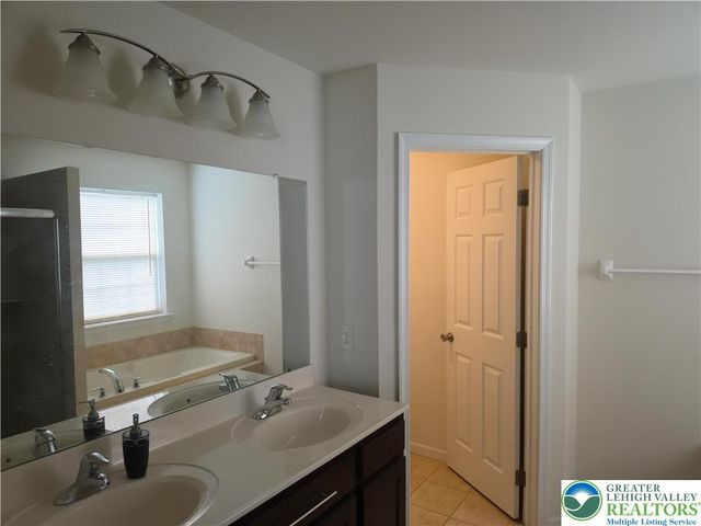 4438 Elmwood Drive, Lower Nazareth Twp, PA 18064