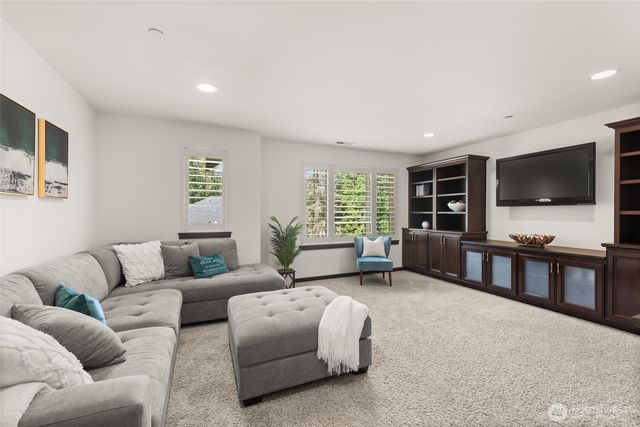 19503 204th Avenue NE, Woodinville, WA 98077