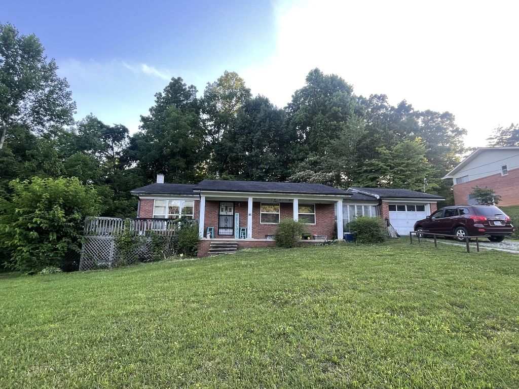 108 Parkview Dr, Mcminnville, TN 37110