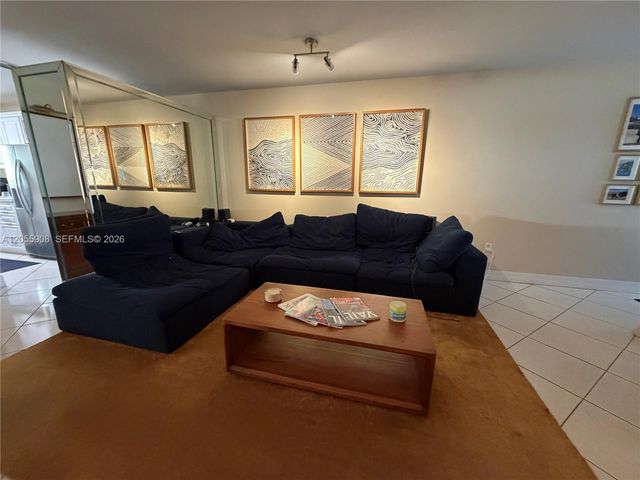 6932 Crown Gate Drive, Miami Lakes, FL 33014