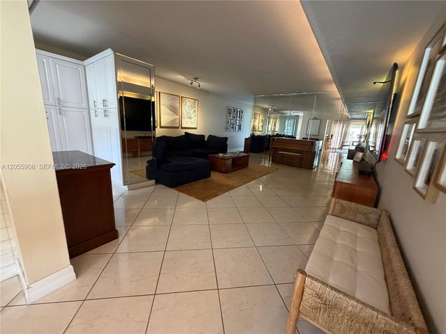 6932 Crown Gate Drive, Miami Lakes, FL 33014