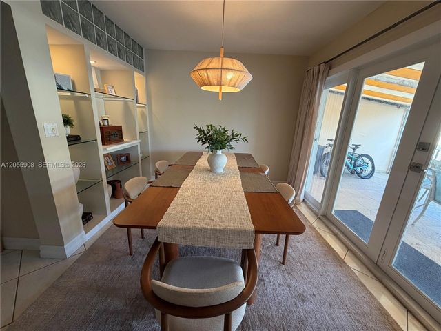 6932 Crown Gate Drive, Miami Lakes, FL 33014