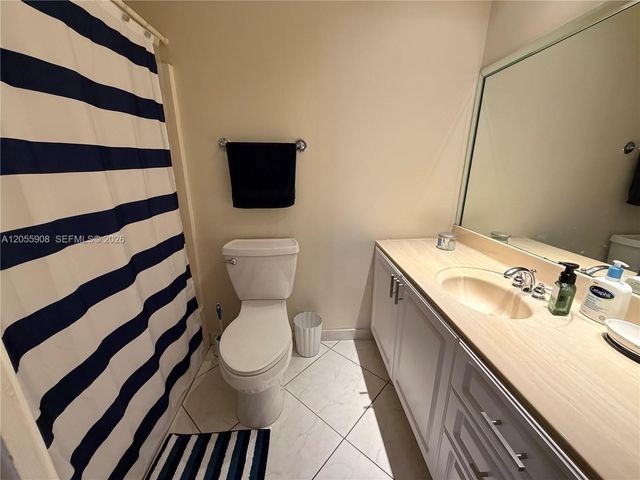 6932 Crown Gate Drive, Miami Lakes, FL 33014
