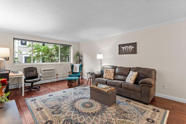 3120 Hennepin Avenue 106, Minneapolis, MN 55408