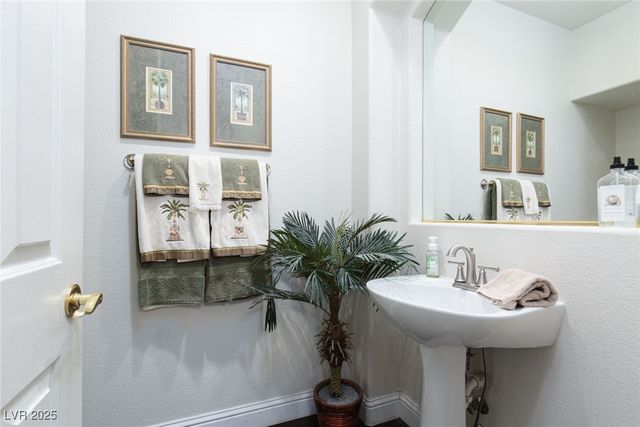 305 Round Stone Court, Las Vegas, NV 89145