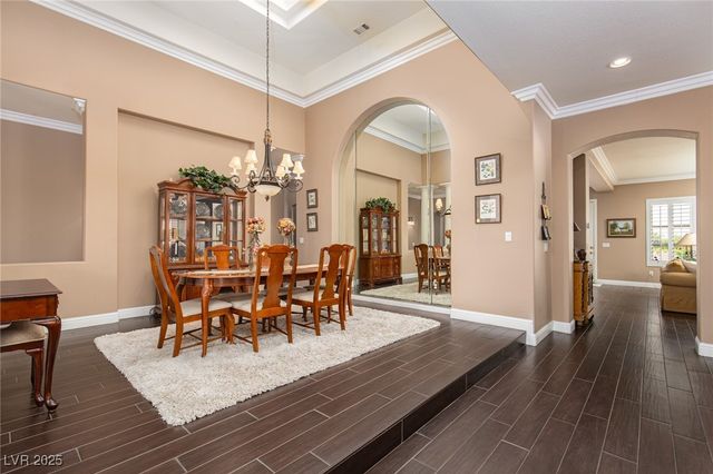 305 Round Stone Court, Las Vegas, NV 89145