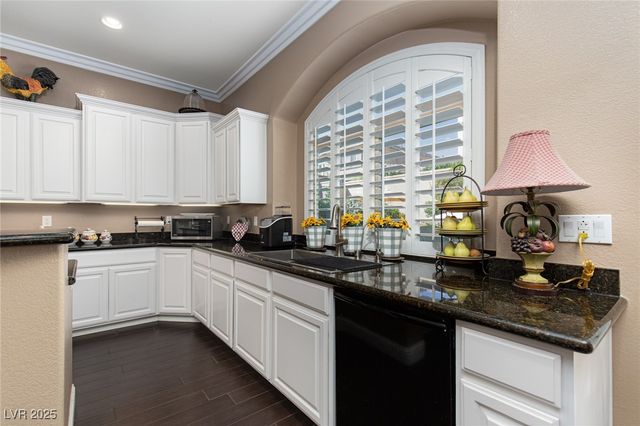 305 Round Stone Court, Las Vegas, NV 89145