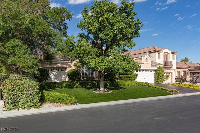 305 Round Stone Court, Las Vegas, NV 89145