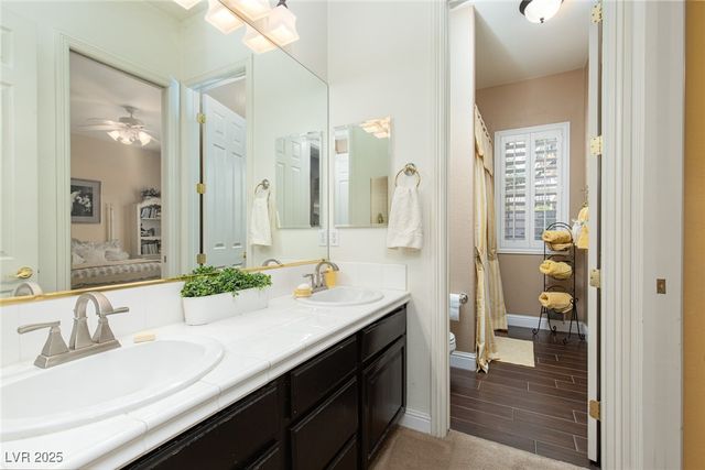 305 Round Stone Court, Las Vegas, NV 89145