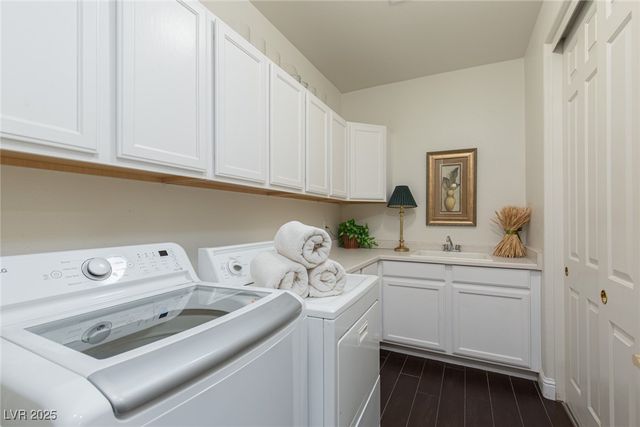 305 Round Stone Court, Las Vegas, NV 89145