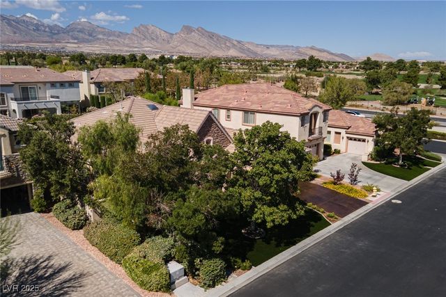 305 Round Stone Court, Las Vegas, NV 89145