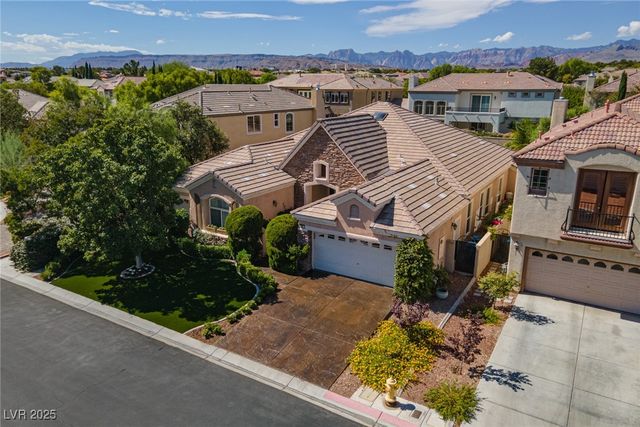 305 Round Stone Court, Las Vegas, NV 89145