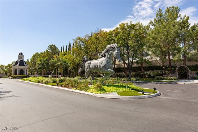 305 Round Stone Court, Las Vegas, NV 89145