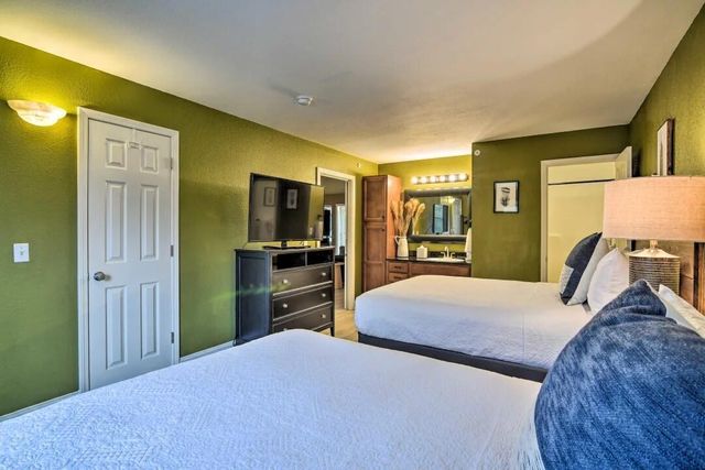 200 Golf View Drive 5, Branson, MO 65616