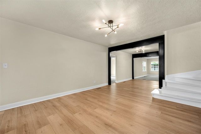 1122 NW Laird Ave, Lawton, OK 73507