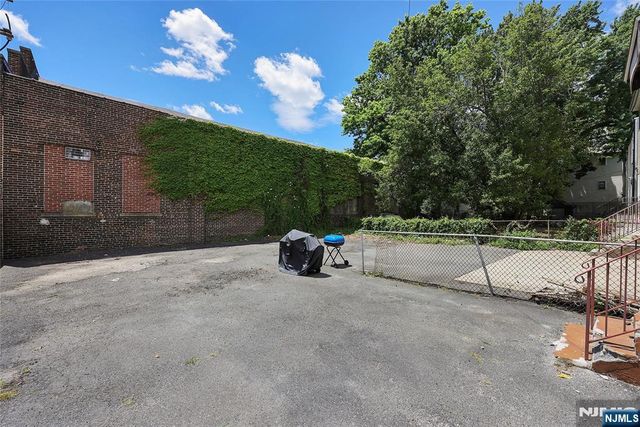 114 9th Avenue, Newark, NJ 07107